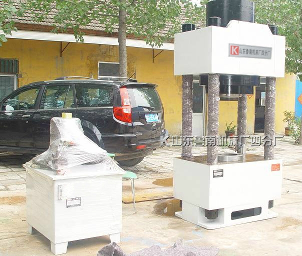 YL31-315T 二梁四柱液壓機(jī)